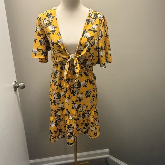 SHEIN Dresses & Skirts - SHEIN Floral Yellow Tie-Front Dress